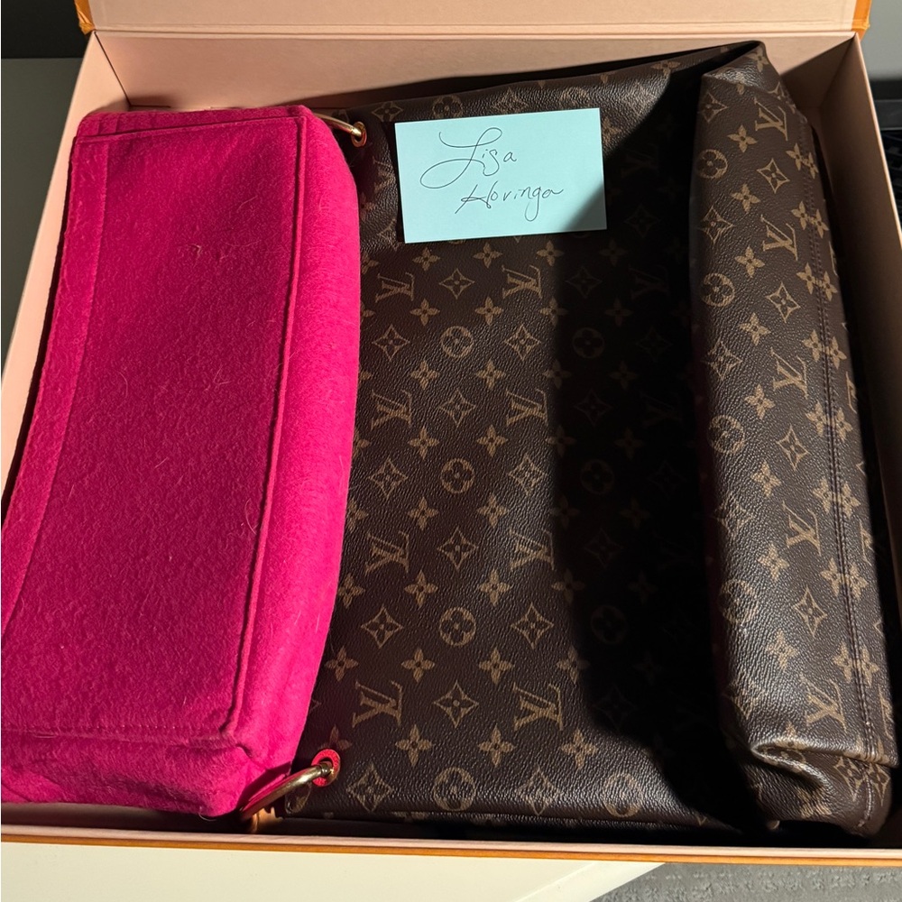 Excellent Condition Authentic Louis Vuitton Graceful MM - Picture 12 of 16